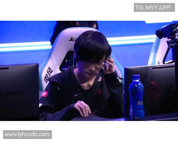 FPX战队在DOTA2中的整体压制体系解析与战术运用探讨